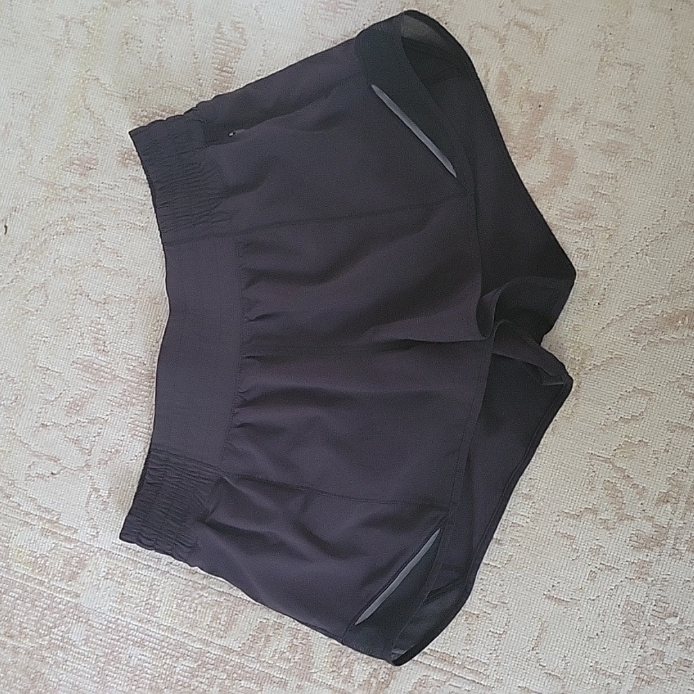 Lululemon Hotty Hot Short Black sz 6 tall  ,  lined EUC Gym Run Tennis - Picture 4 of 8